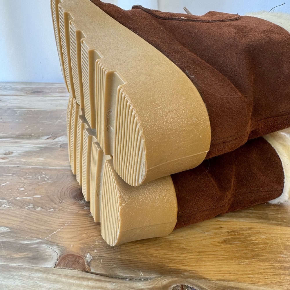Vintage 1970s Boots Womens Leather and Sherpa Boots 7 - Picture 7 of 13